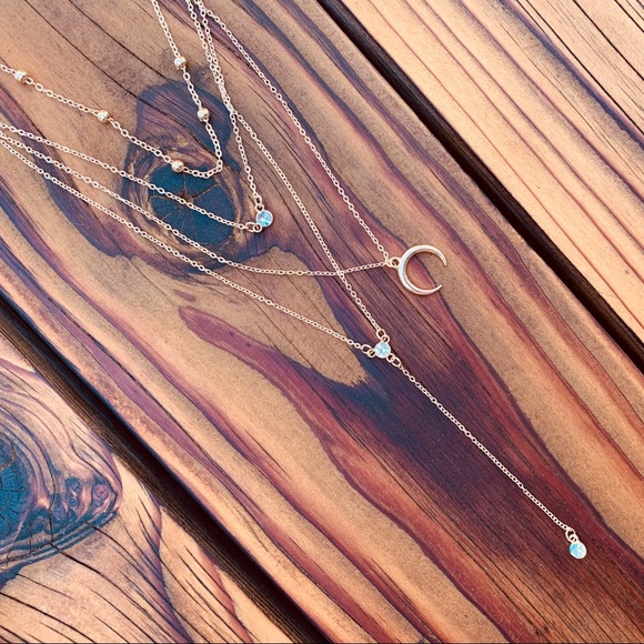 ERA ♡ Layered Necklace - Picture 5 of 8